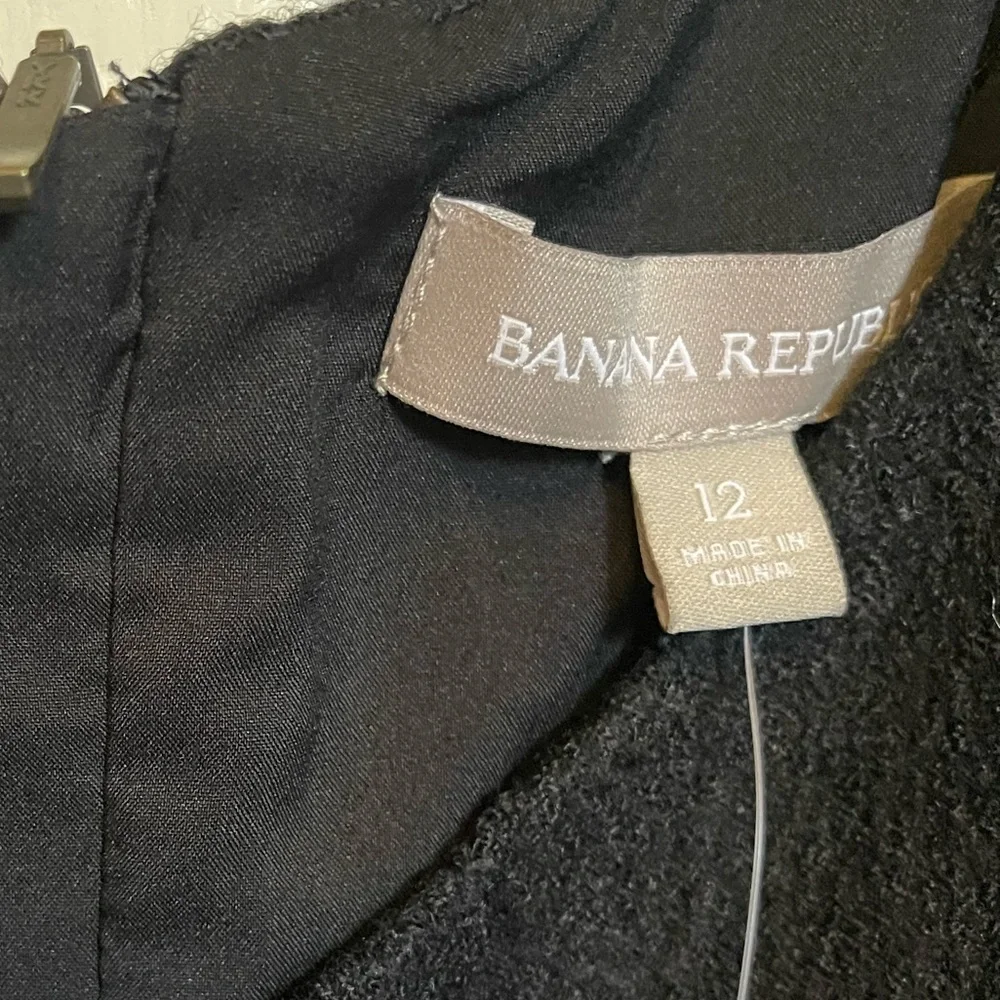 Banana Republic NWT Classic Black Dress - Picture 2 of 5